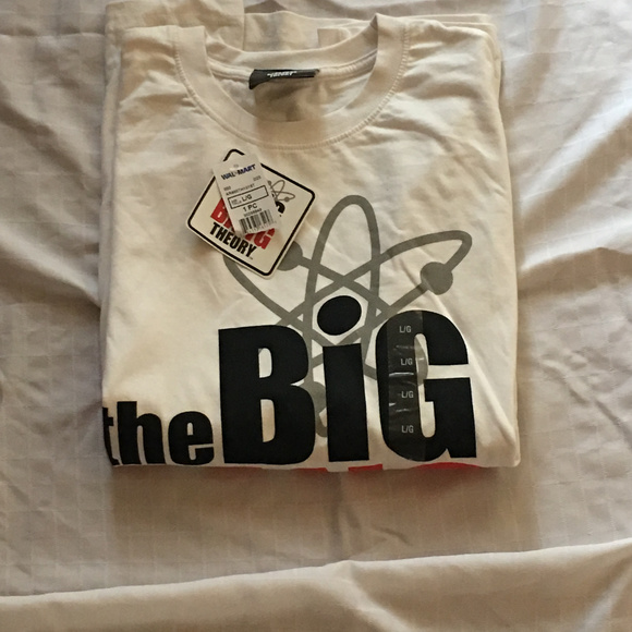 2 Big Bang Theory Graphic T-Shirts - Picture 4 of 4
